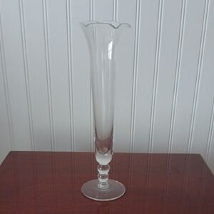 Simple, elegant vintage bud vase